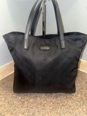 Gucci Black GG Canvas Everyday Tote EUC ✅ authentic ✅